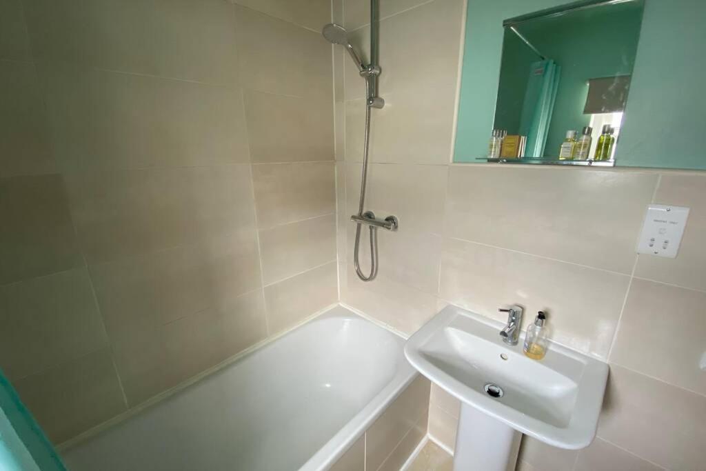 Sited In Lytham, Not Moss Side, Meadow Hse, Entire Hse, Sleeps 6 Apartment Moss Side  ภายนอก รูปภาพ